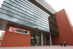 Dobanzi de 2,95% la imprumuturile in euro de la Unicredit ?iriac