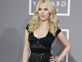 40.000 de dolari pentru o intalnire cu Scarlett Johansson