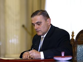 Guvernul va reduce perioada de infiintare a unui PFA de la trei luni la trei zile