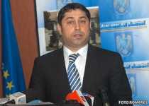 Masina ministrului de Interne Cristian David  a lovit o tanara