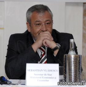 Sebastian Vladescu spune ca va demisiona fiindca nu exista bani pentru marirea pensiilor