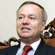 Valeriu Arteni, seful protocolului prezidential, a fost revocat din functie la cateva ore de la numire