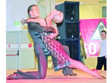 Mihai Petre si Elwira Duda fac nunta la Palatul Stirbei!