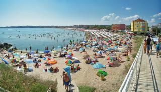 20.000 de romani au petrecut ziua de 1 MAI peste granita