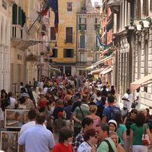 Populatia pamantului ar trebui sa atinga azi 6.666.666.666 de locuitori