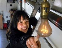 Cel mai vechi bec functional din lume sta aprins de 107 ani