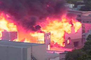 Incendiu de proportii la Studiourile Universal din Los Angeles