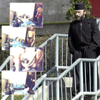 Un calugar din Cluj face sex pe bani cu barbati