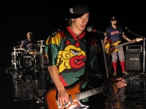 Membrii trupei Zdob si Zdub se simt mai bine si inca spera sa ajunga la Berna