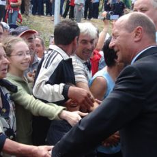 Basescu: Avem nevoie de o armata puternica care sa descurajeze pe timp de pace