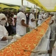 Locuitorii din Chanchamayo au preparat cea mai mare salata de fructe