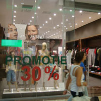 Reduceri de vara. Haine si incaltaminte, mai ieftine cu pana la 80%