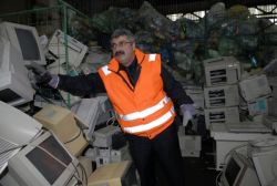 Prigoana vrea sa-l dea afara pe Oprescu din primarie