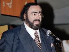 Luciano Pavarotti, spitalizat de urgenta