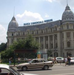 BCR vrea sa-si inlocuiasca oamenii de la ghisee cu roboti