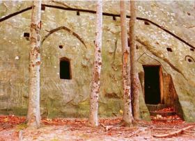 Scriere a unei civilizatii necunoscute descoperita in pesterile din Muntii Buzaului