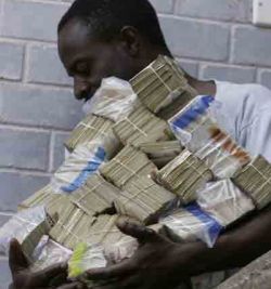 Inflatia din Zimbabwe a ajuns la 11.000.000% aducand statul in pragul colapsului financiar