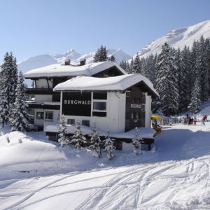 Revelion 2009 scump. Oferte la preturi duble fata de anii trecuti