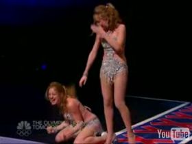 Gemenele Indiggo, lacrimi si tavaleli la concursul 