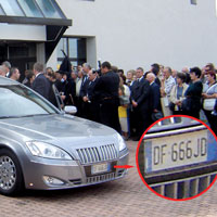 Coincidente stranii la inmormintarea lui Iosif Constantin Dragan - Dricul 666