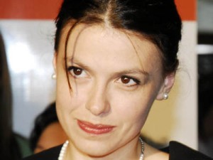 Laura Vasiliu renunta la titlul de cetatean de onoare al orasului Targoviste