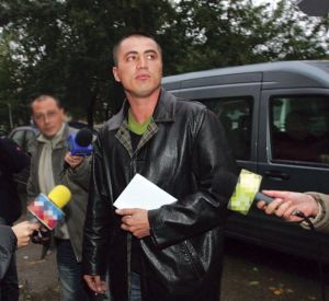 Un reporter de la ?Jurnalul National? ii scria SMS-uri lui Cioaca de pe telefonul Elodiei