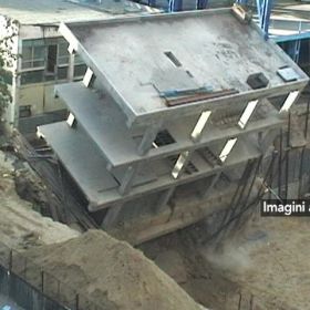 Un mall in constructie din Galati s-a prabusit dupa ce muncitorii au sapat prea mult la fundatie