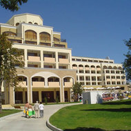 Masina unor turisti romani a fost furata din parcarea 