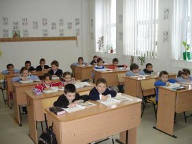 Prima zi de scoala a unui copil de clasa I costa cel putin 350 de lei