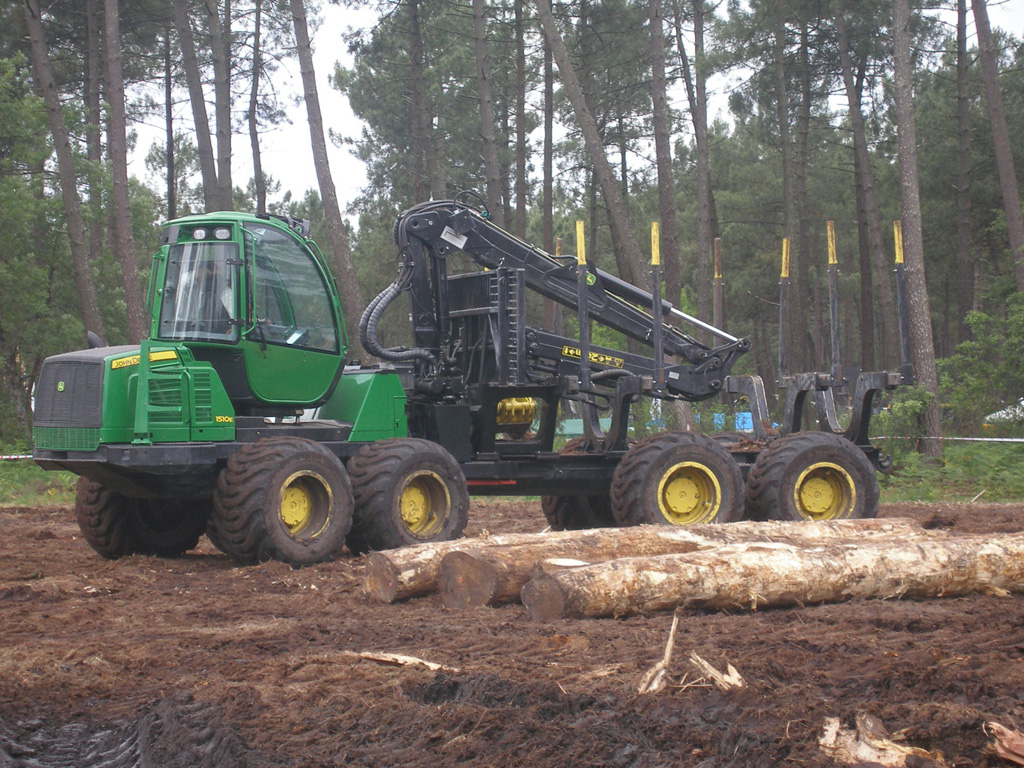 Operator bobcat sau procesor