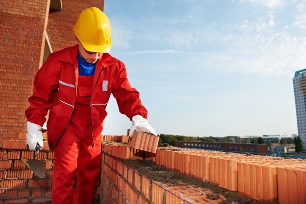Sudori,electricieni si muncitori necalificati