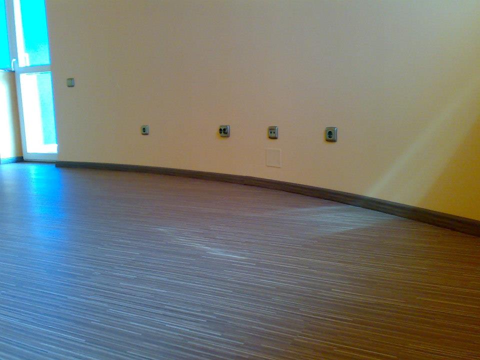   Gresie, fainta , tapet ,parchet, zugraveli instalatii electrice si sanitare.