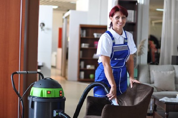 Angajam cupluri pentru menaj Germania