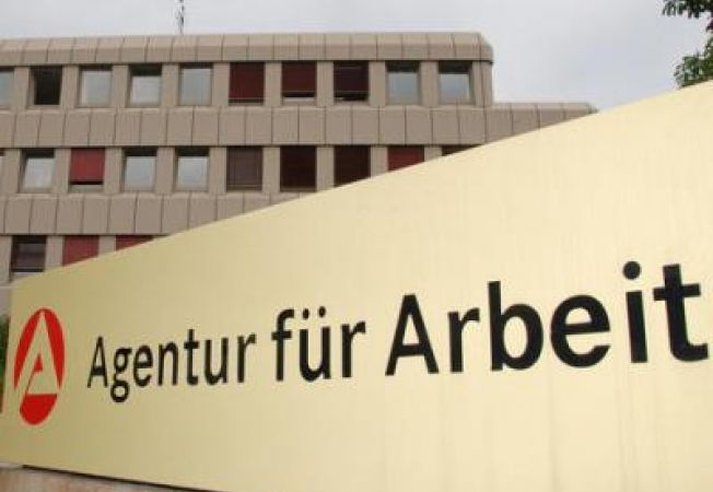 Plecari 12 Aprilie Deutschland, Ambalator Produse