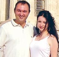 Adomnitei isi organizeaza nunta cu ajutorul unor angajate din Ministerul Educatiei