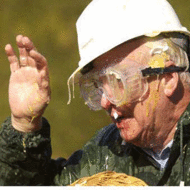 Bataie cu oua intr-o sedinta de consiliu local din judetul Arges - VIDEO