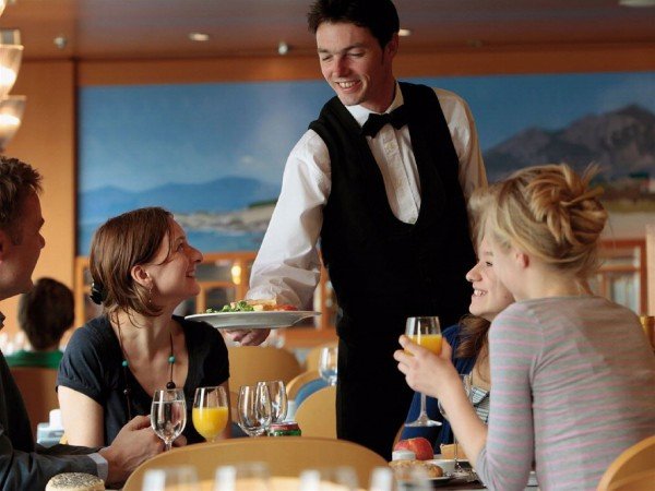 Barmani cu experienta pentru Austria