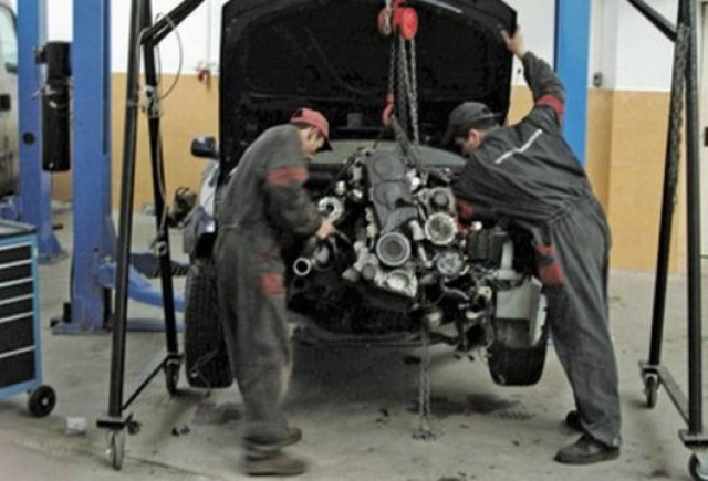 Mecanici auto pentru plecari in Germania