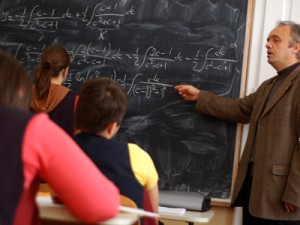 Salariile din invatamant, cu 50% mai mari