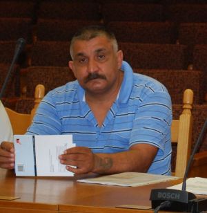 Bulibasa care vrea eutanasierea tiganilor TBC-isti, batut mar