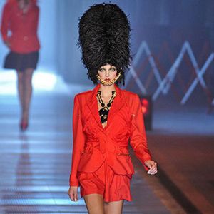 Saptamana modei de la Paris dominata de culorile tari - VIDEO