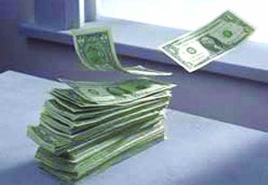 Romanii cheltuiesc lunar 90% din venituri pe mancare si facturi