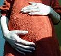 Tinerele mame, inclusiv studentele, vor primi o indemnizatie lunara de 600 de lei pentru cresterea copilului