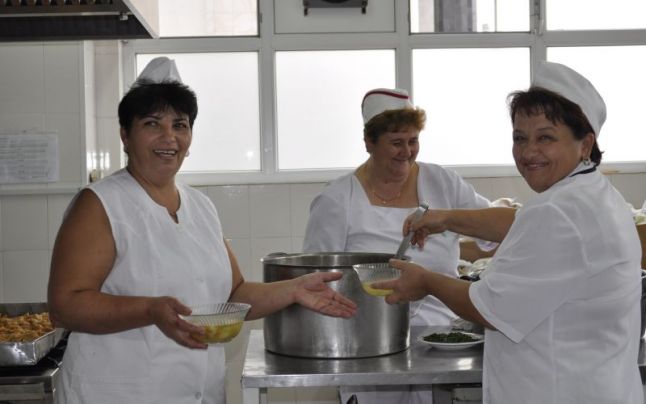 Salarii motivante, cantine Germania!