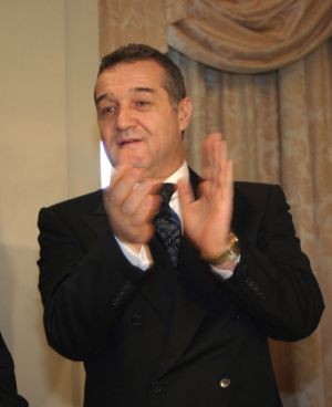 Gigi Becali si-a facut un blog gol