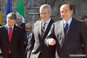 Berlusconi i-a recomandat ministrului Predoiu sa isi schimbe cravata de un rosu aprins