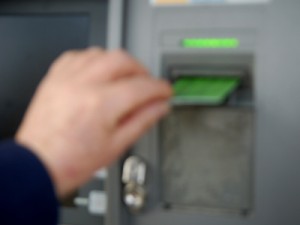Posta Romana va lansa in decembrie un card de debit destinat persoanelor fizice