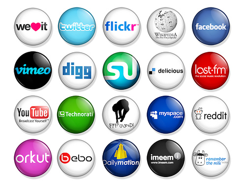 Insigne Scolare Personalizate - Insigne Personalizate