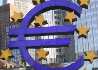 Romanii cu salarii de 5.000 de euro, disperati din cauza crizei financiare