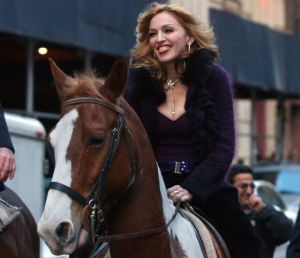 Cazatura Madonnei de pe cal a starnit divortul de Guy Ritchie